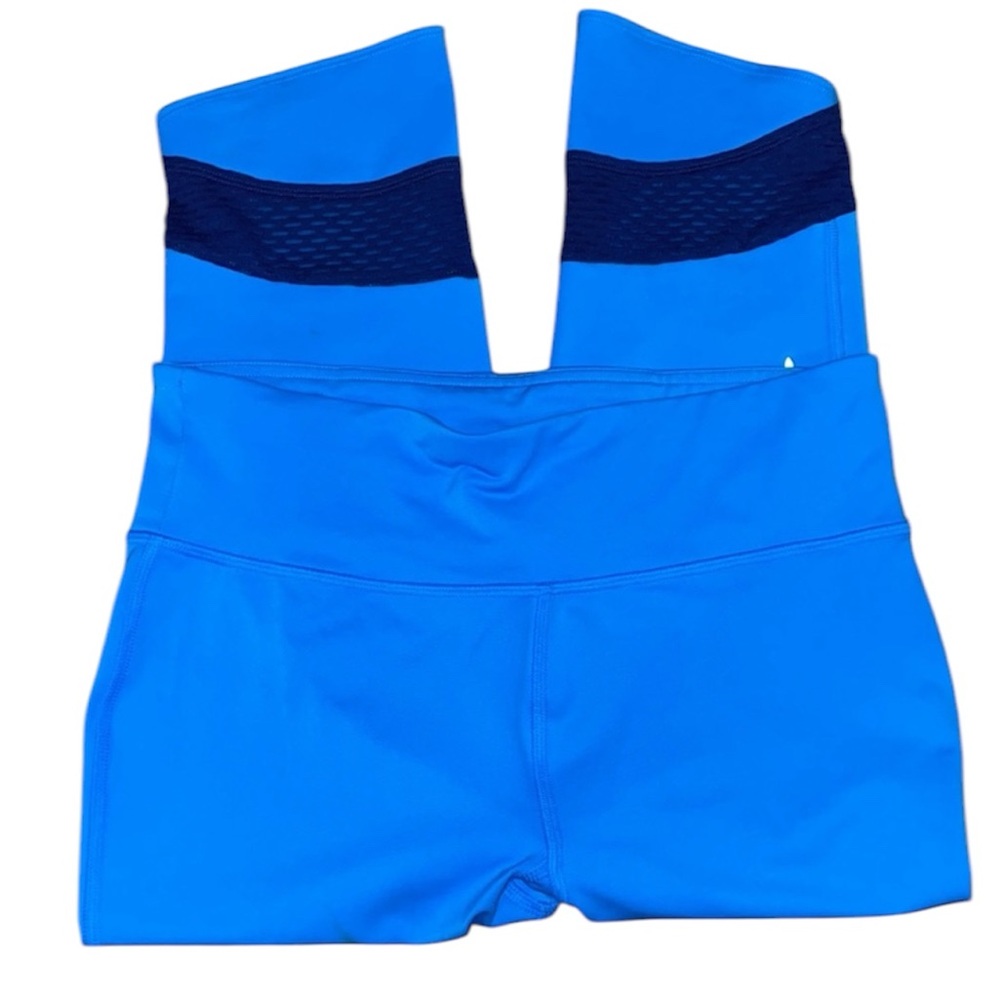 Under Armour - Women’s Small - 3/4 Capri Legging - Blue with Pocket Dry Fit